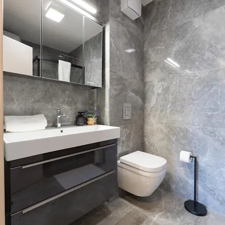 Luxury Znjan, *